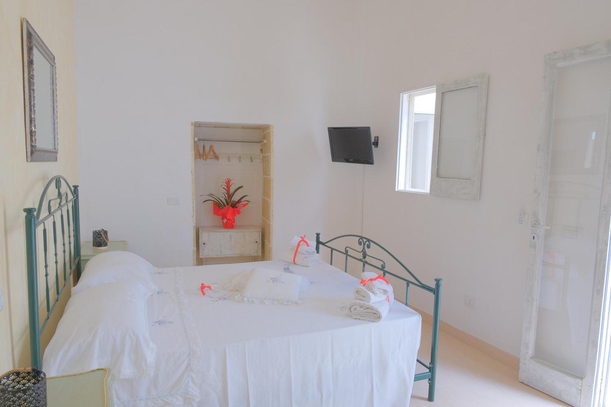 Bed and Breakfast I Ricordi Di Anna Алецио Экстерьер фото